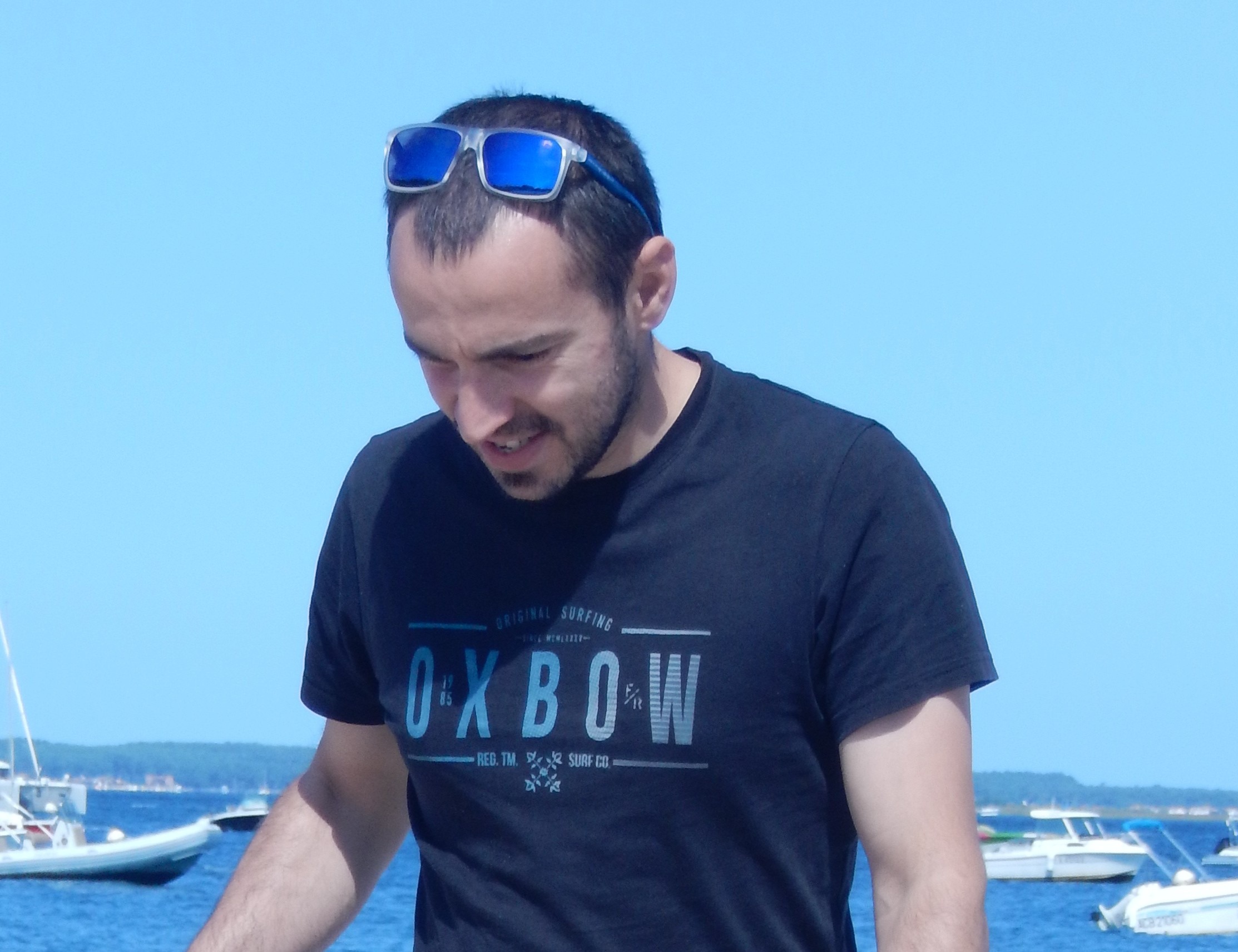 Iles, 38 ans, Cloué